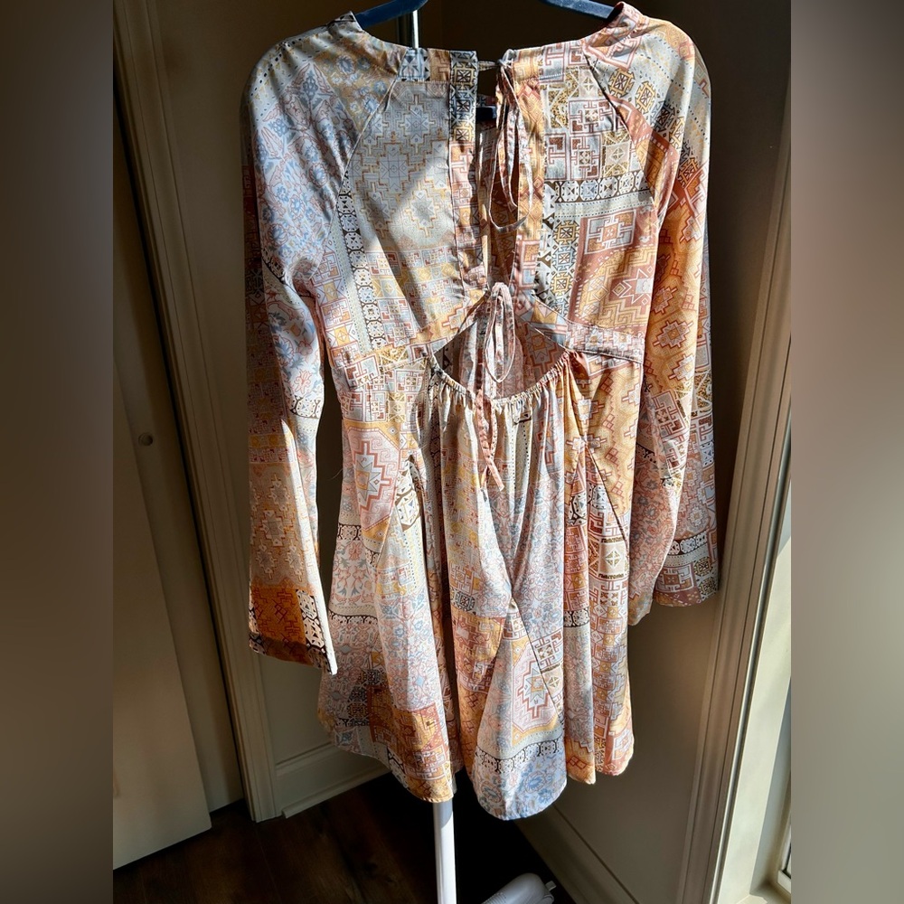 Amuse Society 70s Inspired Boho Patchwork Print Cutout Mini Dress Size S - Picture 7 of 8